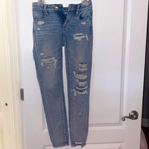 blue distressed skinny jean